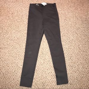 H&M gray ankle pants size 6 with Side Zip.New.